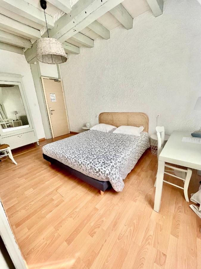 Hotel Et Restaurant Traditionnel L' Escalandes Lesperon  外观 照片