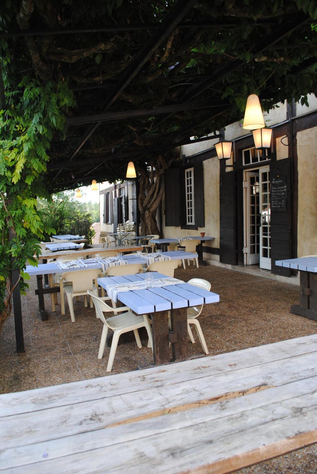 Hotel Et Restaurant Traditionnel L' Escalandes Lesperon  外观 照片
