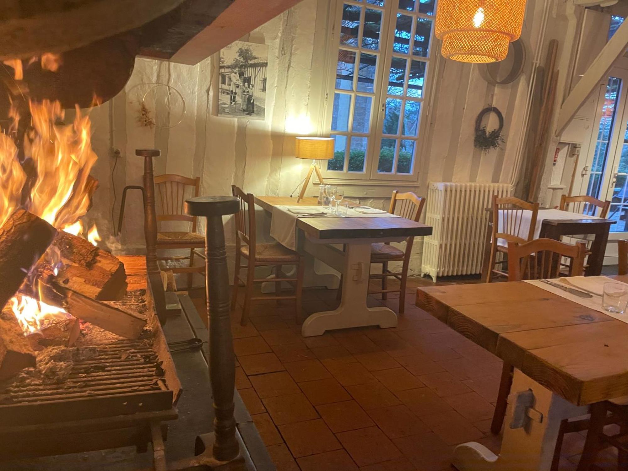 Hotel Et Restaurant Traditionnel L' Escalandes Lesperon  外观 照片