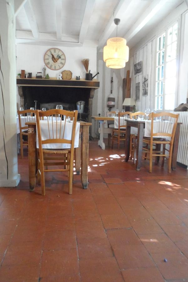 Hotel Et Restaurant Traditionnel L' Escalandes Lesperon  外观 照片